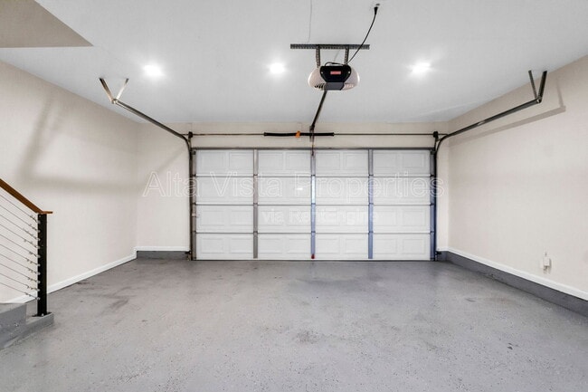 Building Photo - 120 Green Ave