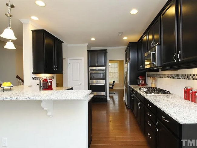 Building Photo - 318 Millbrook Dr