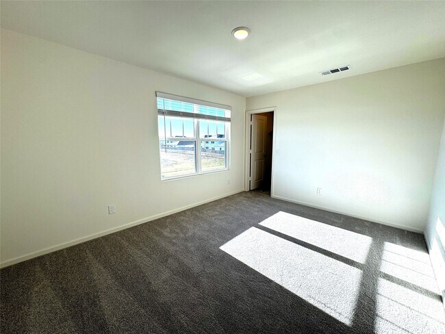 Building Photo - 8219 Vacek Xing Wy