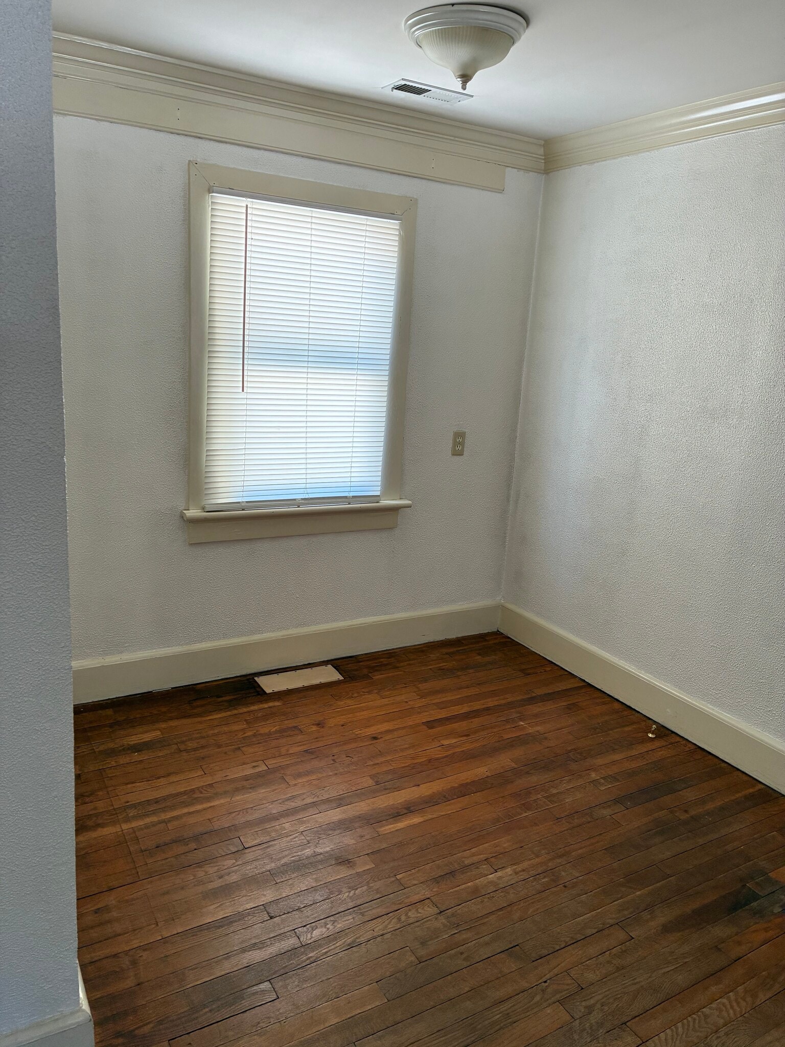 Building Photo - 102 Loch Lane Dr