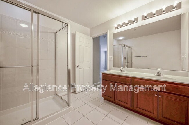 Building Photo - 15555 John Diskin Cir