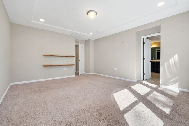 Building Photo - Beautiful 3-bedroom, 2.5-bath home in unbeatable Morrisville location