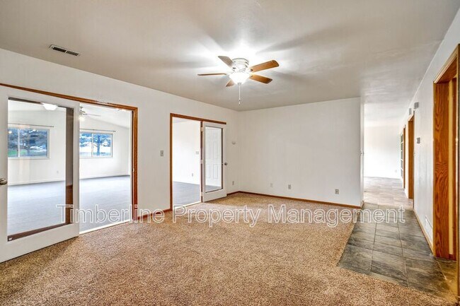 Building Photo - 17960 Bakers Farm Rd