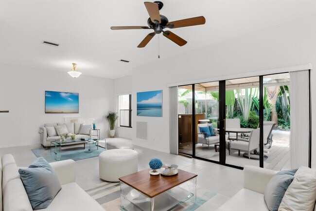 Building Photo - 363 W Camino Real