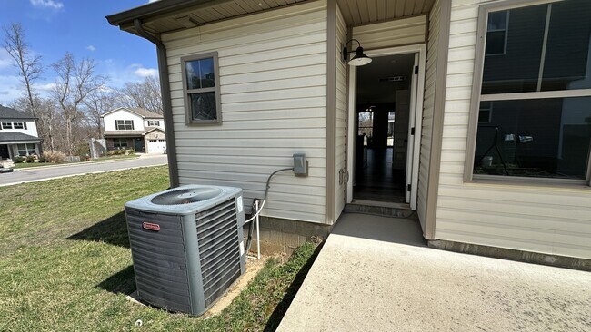 Building Photo - 155 Waterwheel Cir