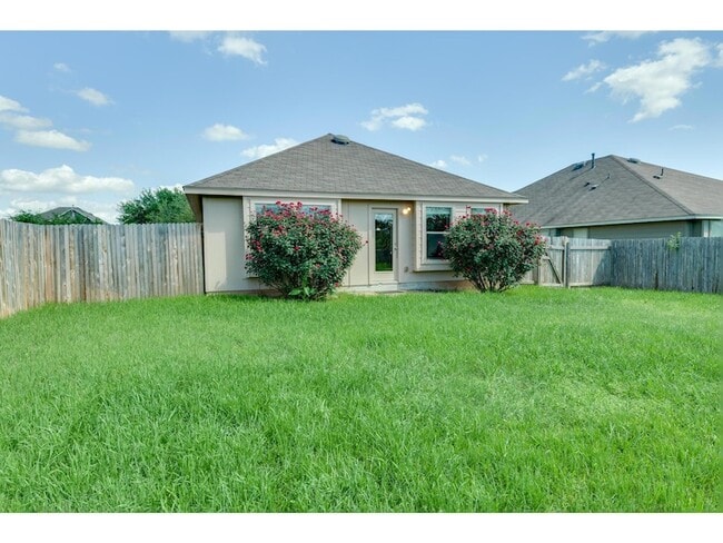 Building Photo - 4504 Halliday Ave