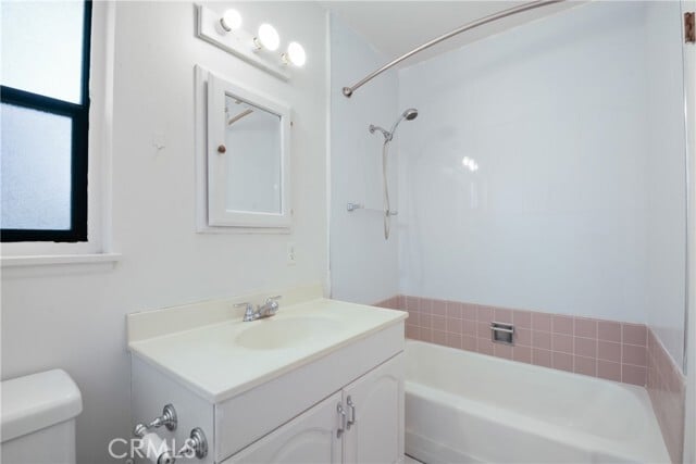 Building Photo - 657 S Evanwood Ave