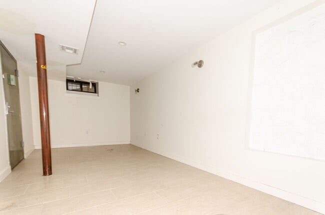 Building Photo - 227 Wyckoff Ave