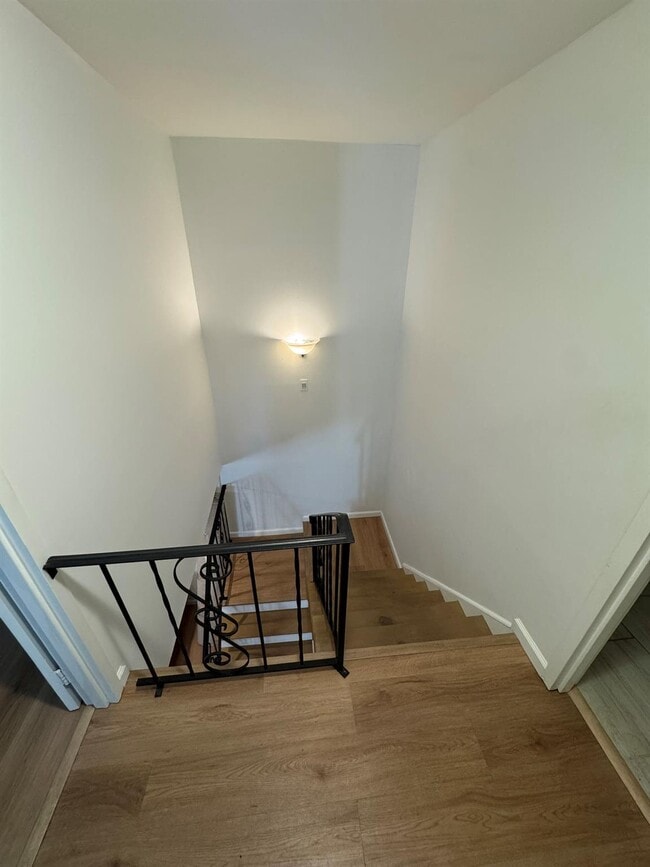 Building Photo - 233 Sagamore Hills Dr