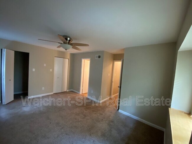 Building Photo - 1843 Fernspring Cove