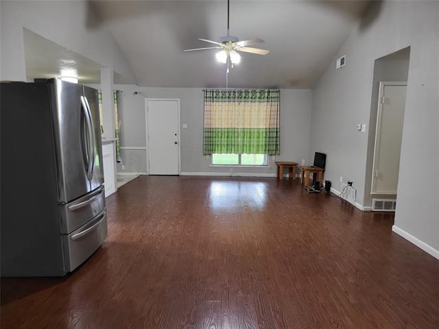 Building Photo - 1018 Vegas Dr