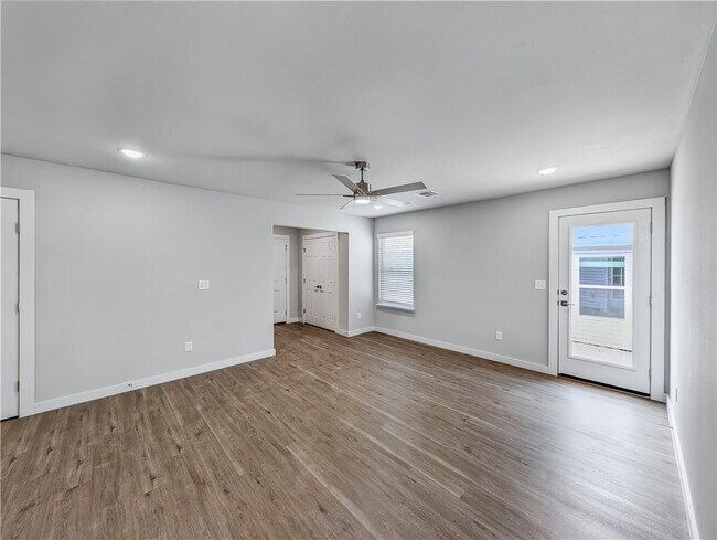 Building Photo - 6505 NW Altus St