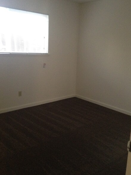 Building Photo - 1014 Clinton Rd