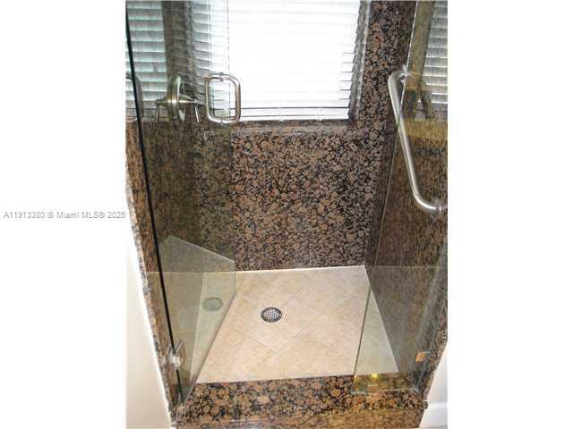 Building Photo - 4301 Collins Ave