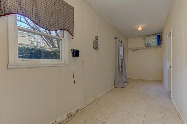 Building Photo - 465 Windsor Parkway