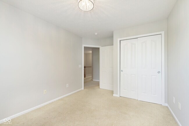 Building Photo - 8333 Clayhurst Dr