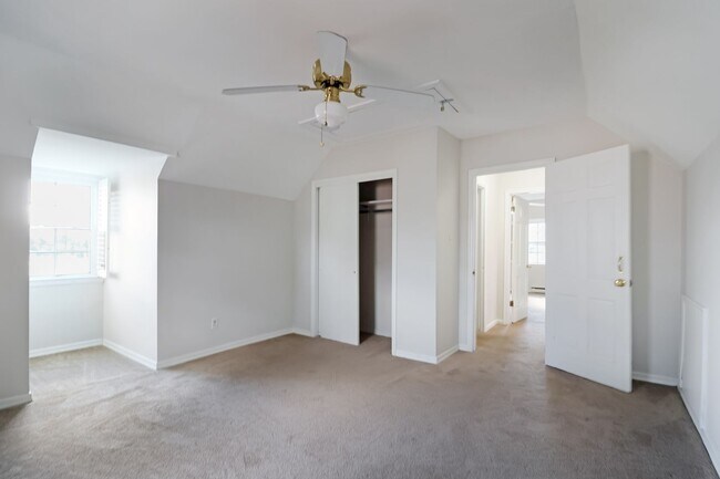 Building Photo - Dreamy 4 Bed, 2 Bath Cape Cod in Sauer's Garden Available Now!