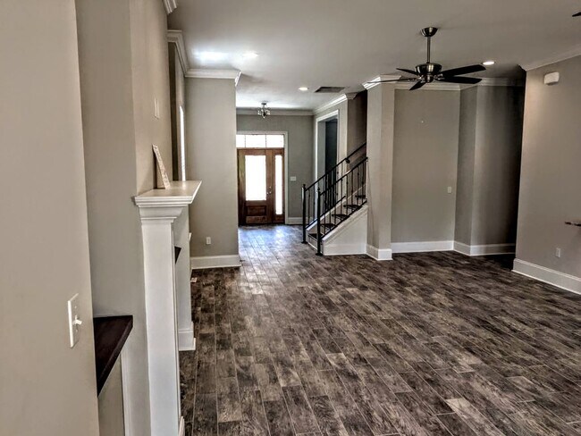 Building Photo - An amazing Townhouse for people who like big open space down Bedroom 4 Bathroom 3.5