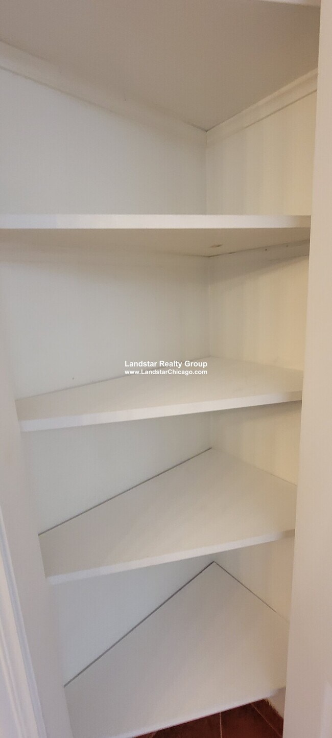 Building Photo - 10033 Irving Park Rd