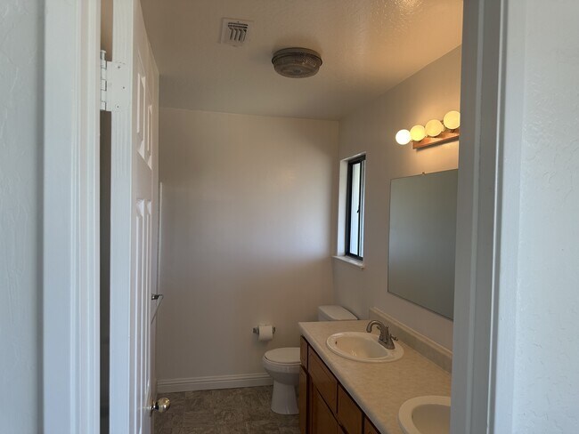 Building Photo - 44966 Person Loop S