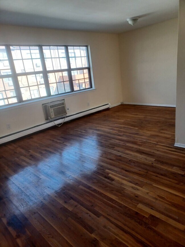 Building Photo - 156-50-156-78 78th St