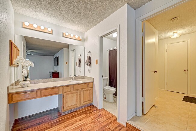 Building Photo - 16355 Sierra Grande Dr