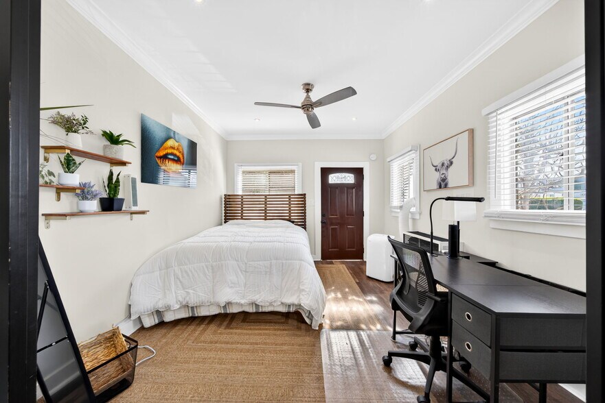 Building Photo - 5919 Lexington Ave