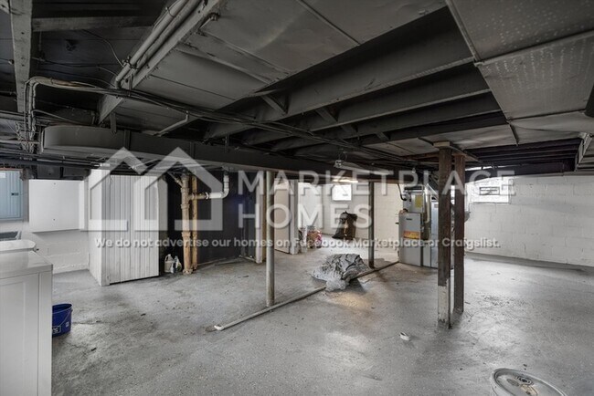 Building Photo - 509 S Pleasant St