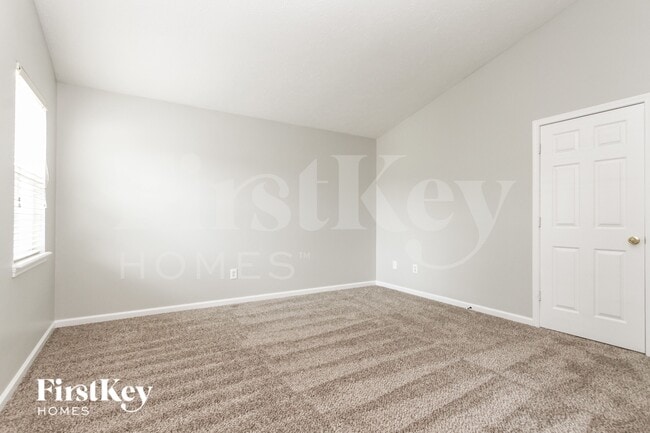 Building Photo - 10431 Wintergreen Way