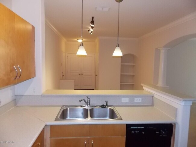 Building Photo - 1001 Monument Rd