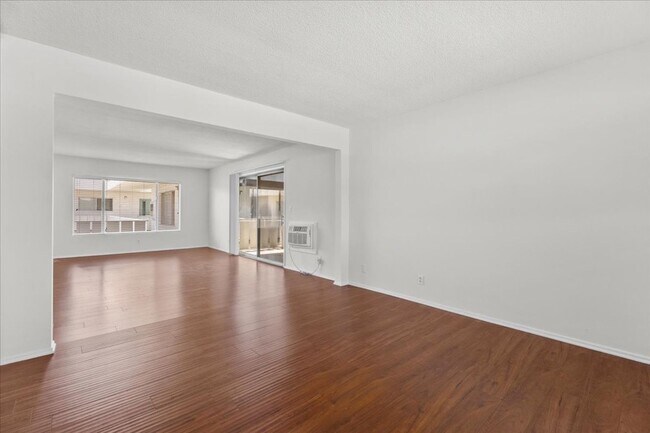 Building Photo - Light-Filled Top Floor Retreat in the Heart of Franklin Village