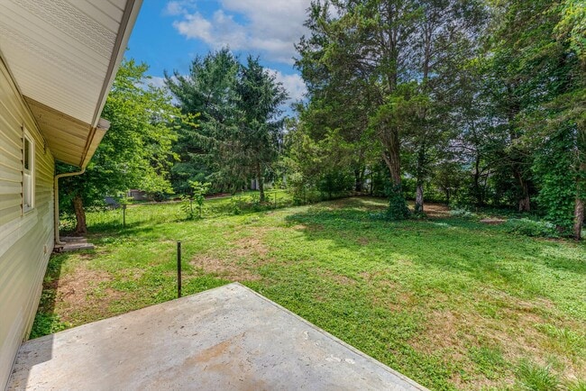 Building Photo - 7308 Meadowbrook Cir