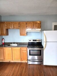 Building Photo - 883 Dexter St