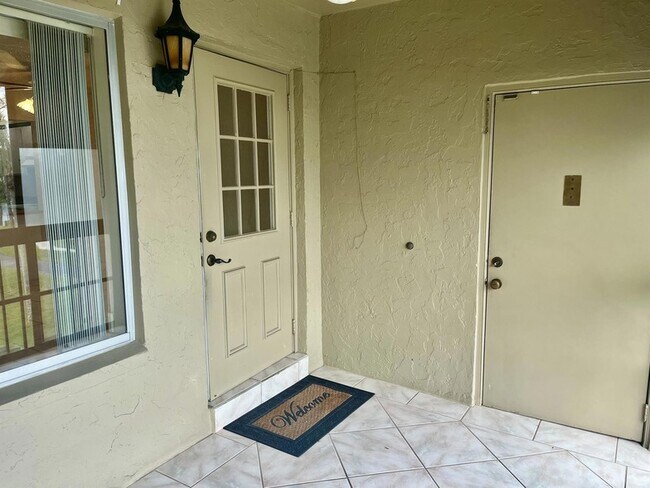 Building Photo - 536 Shady Pine Way