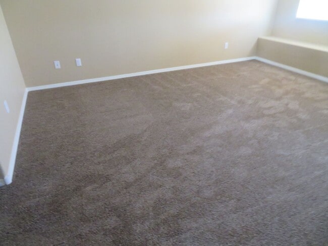 Building Photo - Clean 3 Bedroom, 2.5 Bath Home for Rent
