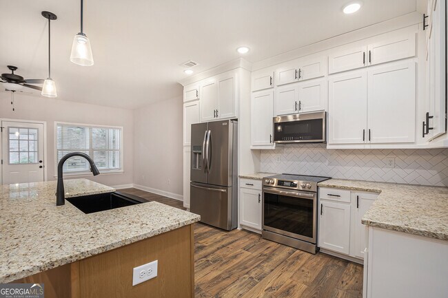 Building Photo - 138 Crestpoint Rd