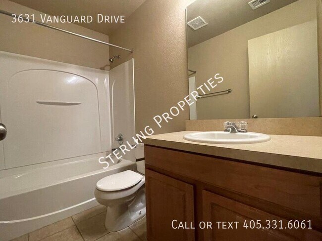 Building Photo - 3631 Vanguard Dr