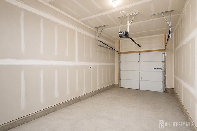 Building Photo - 605 Parker Blvd