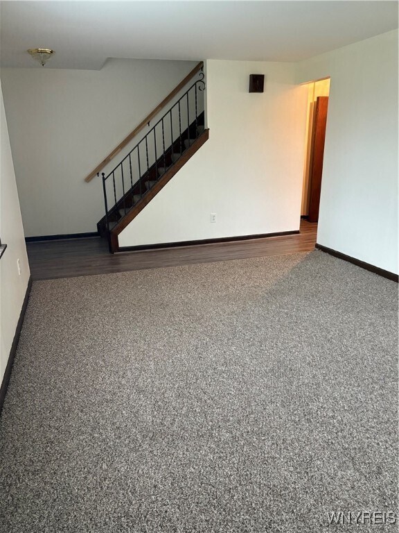 Building Photo - 427 Kaymar Dr