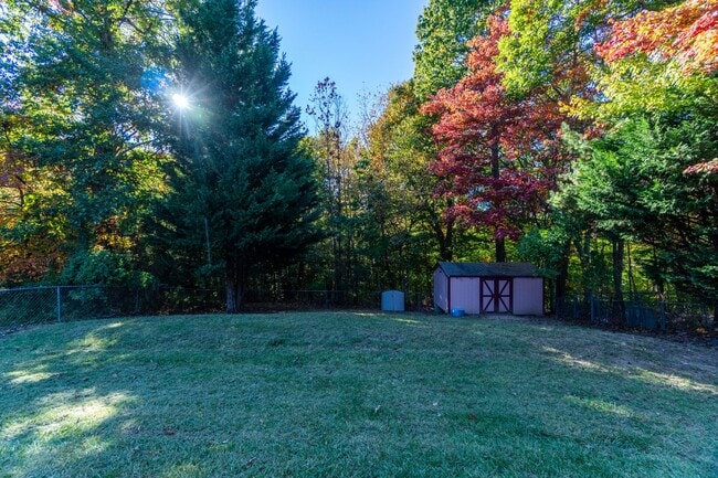 Building Photo - Beautiful 3 Bed 2 Bath home located in Greensboro!