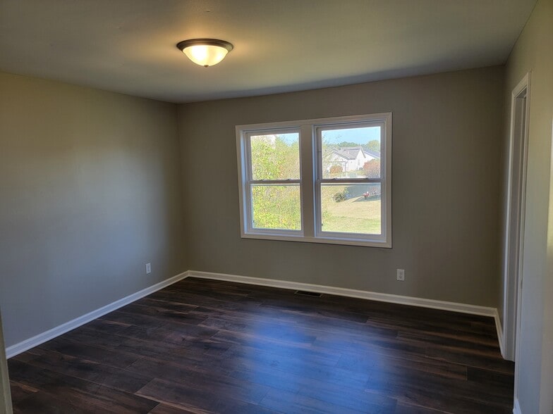 Building Photo - 231 W 550 N