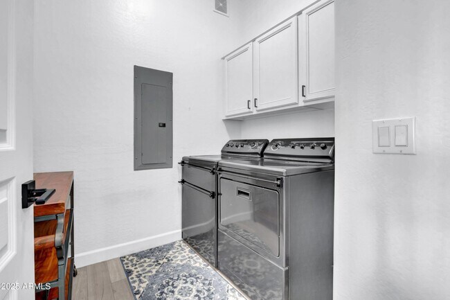 Building Photo - 2989 N 44th St