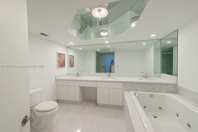 Building Photo - 16445 Collins Ave