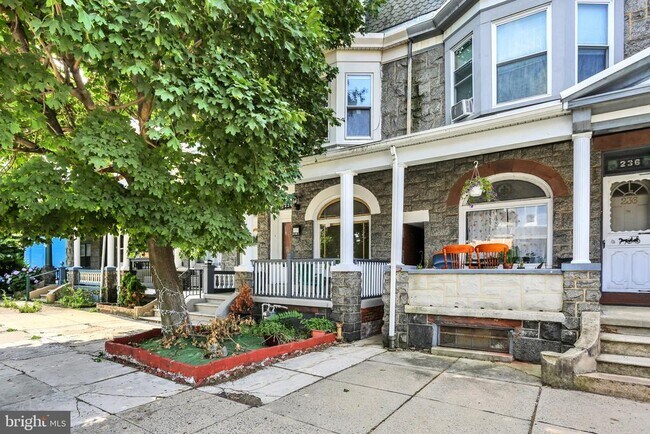 Building Photo - 234 W Douglass St