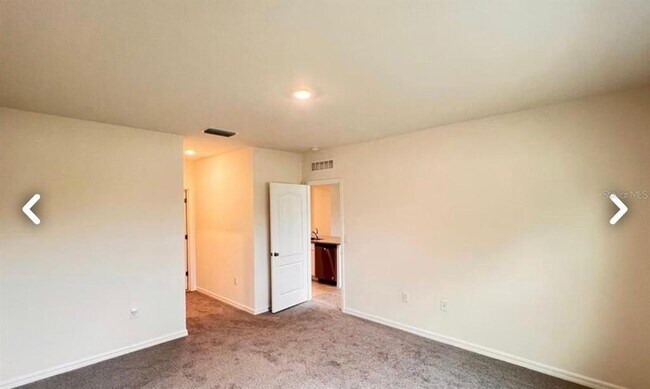 Building Photo - 2073 Doe Run Dr