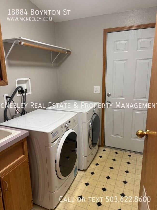 Building Photo - 18884 Boynton St