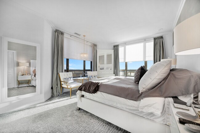 Building Photo - 100 Parrott Drive