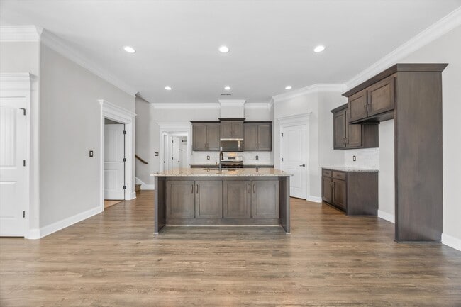Building Photo - 17050 Stonegate Dr