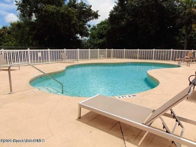 Building Photo - 2087 Hidden Grove Ln