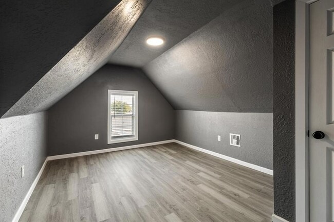 Building Photo - 1320 W Frisco St